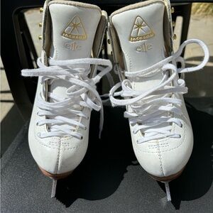 Jackson Elle figure skates size 12 youth used